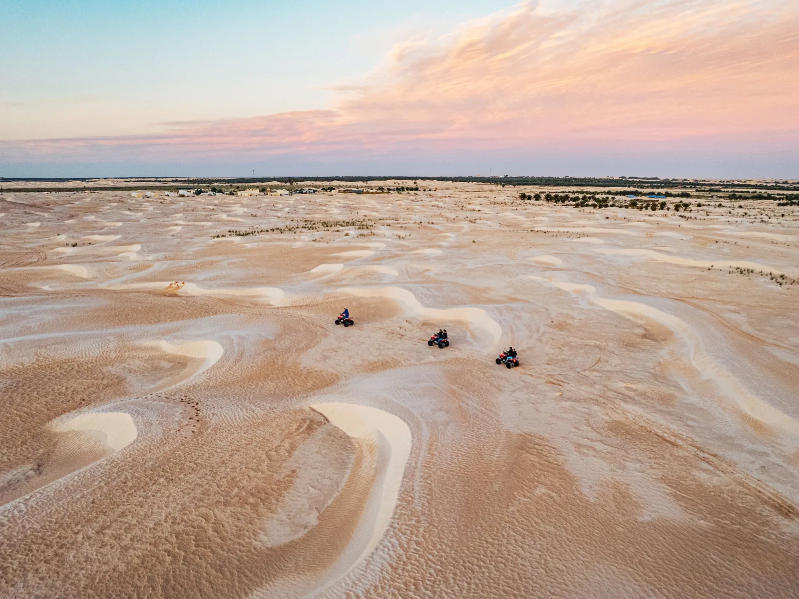 Safe guided tour experience in the Tunisian desert