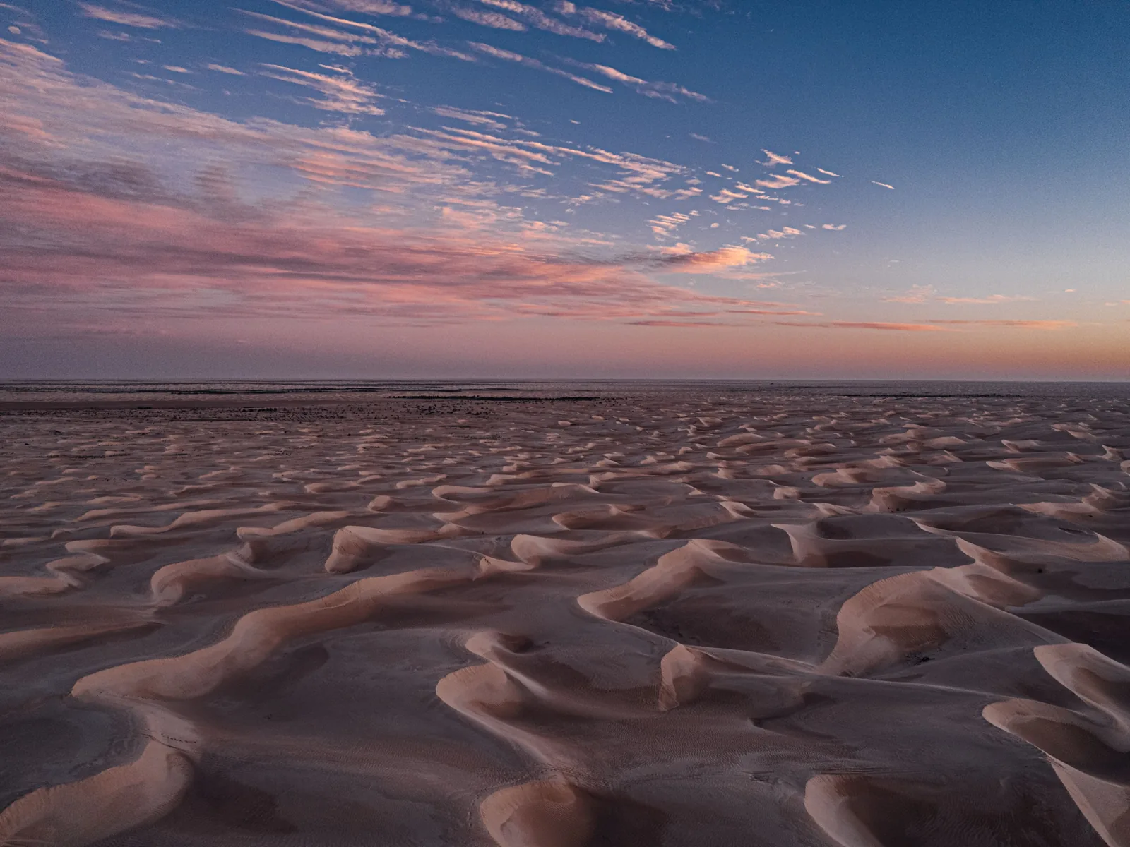 Sahara desert tour from Sousse at sunset over the dunes
